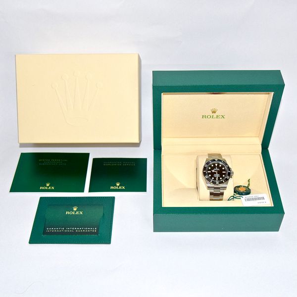 Rolex Submariner 124060